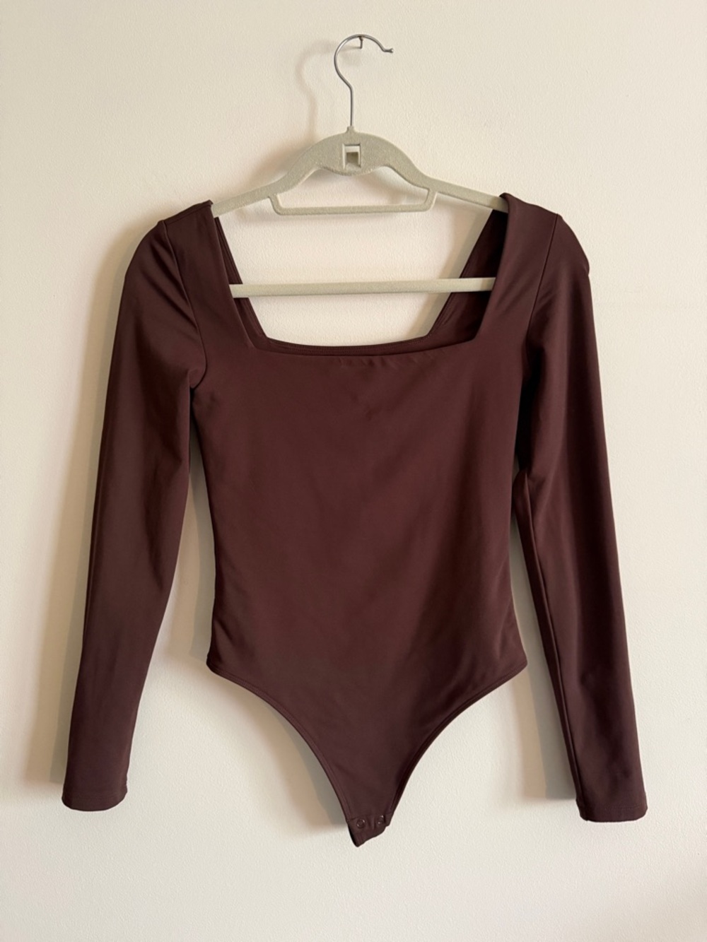 Aritzia Babaton Contour Squareneck Longsleeve bodysuit size small